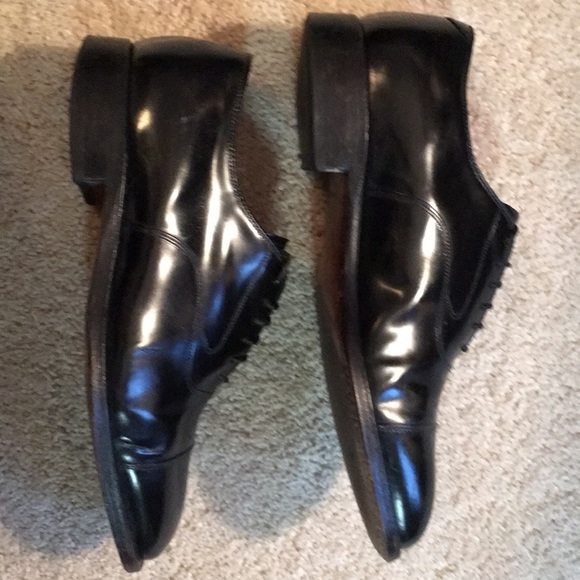 Shoes - Picture 2 of 5